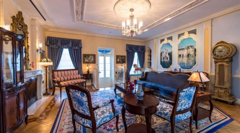 Disneyland Dream Suite