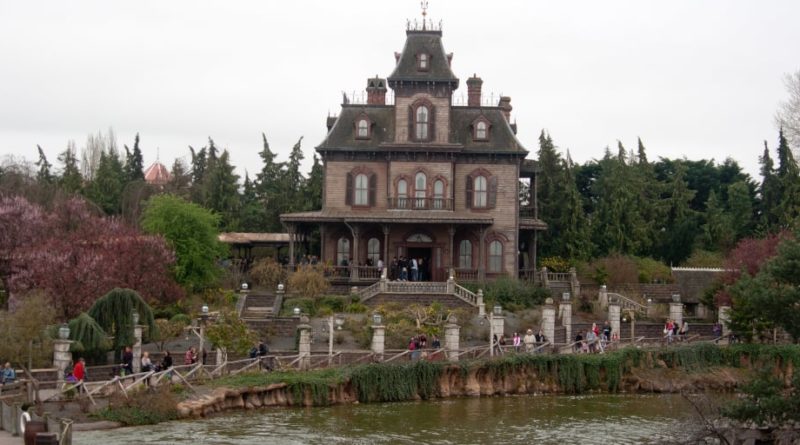 Parco Disney: esterno di Phantom Manor