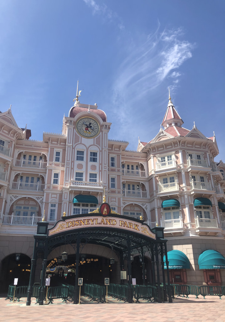 Disneyland Hotel